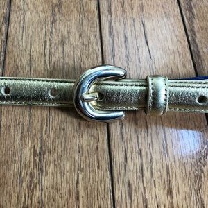 Vineyard Vines gold belt